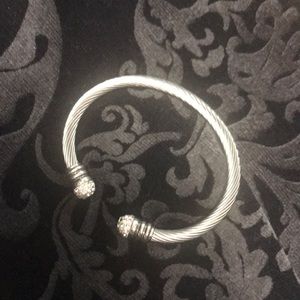 Bangle bracelet